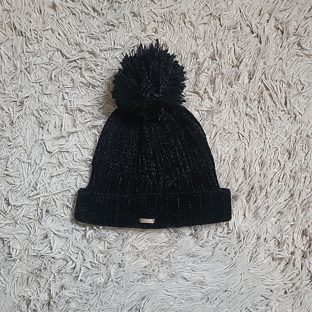 Calvin Klein Black Chenille Beanie Hat Winter Fall Ski Outdoors Chic Closet